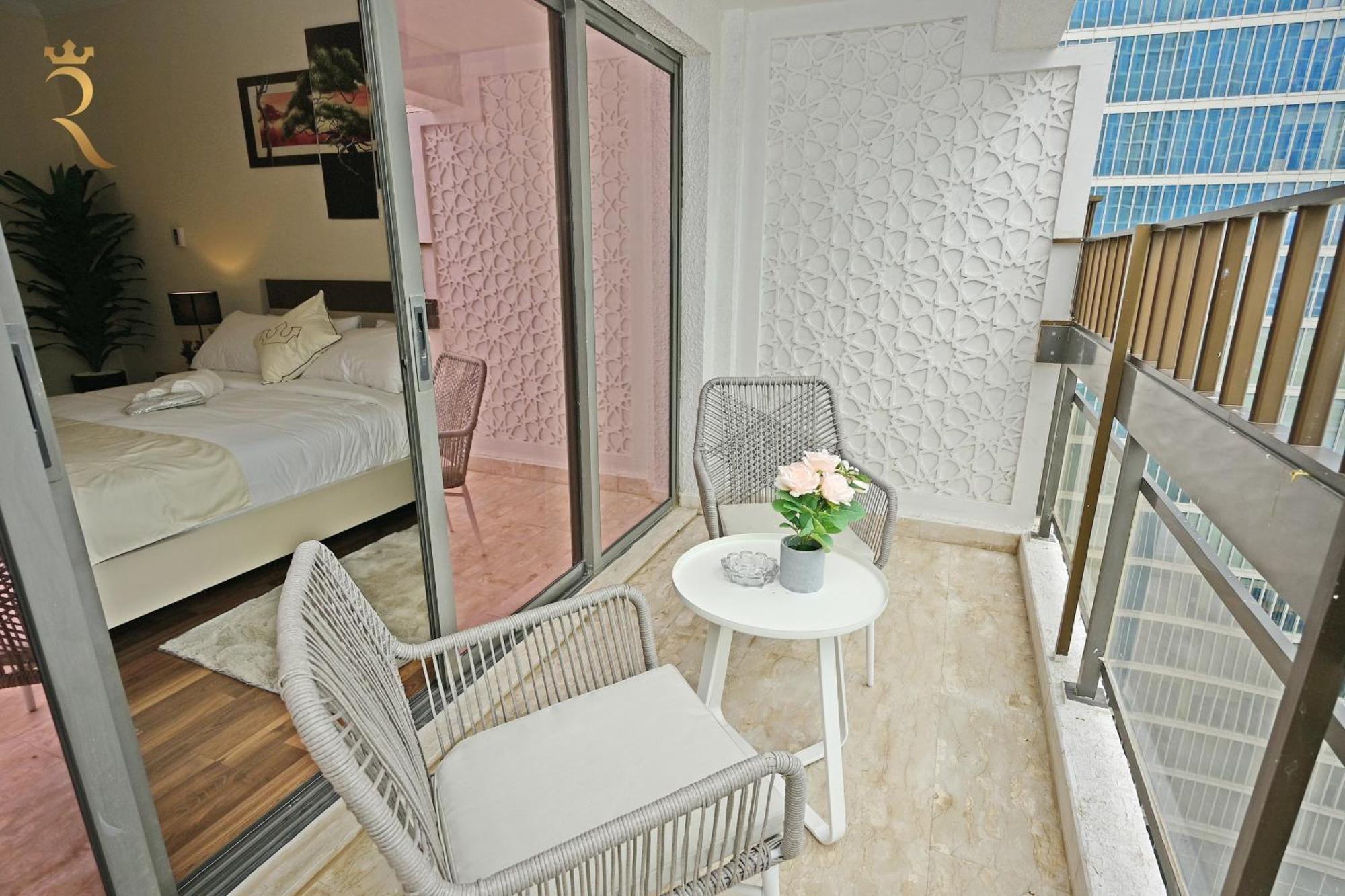 Apartment Bliss 3br Corniche Al Raha