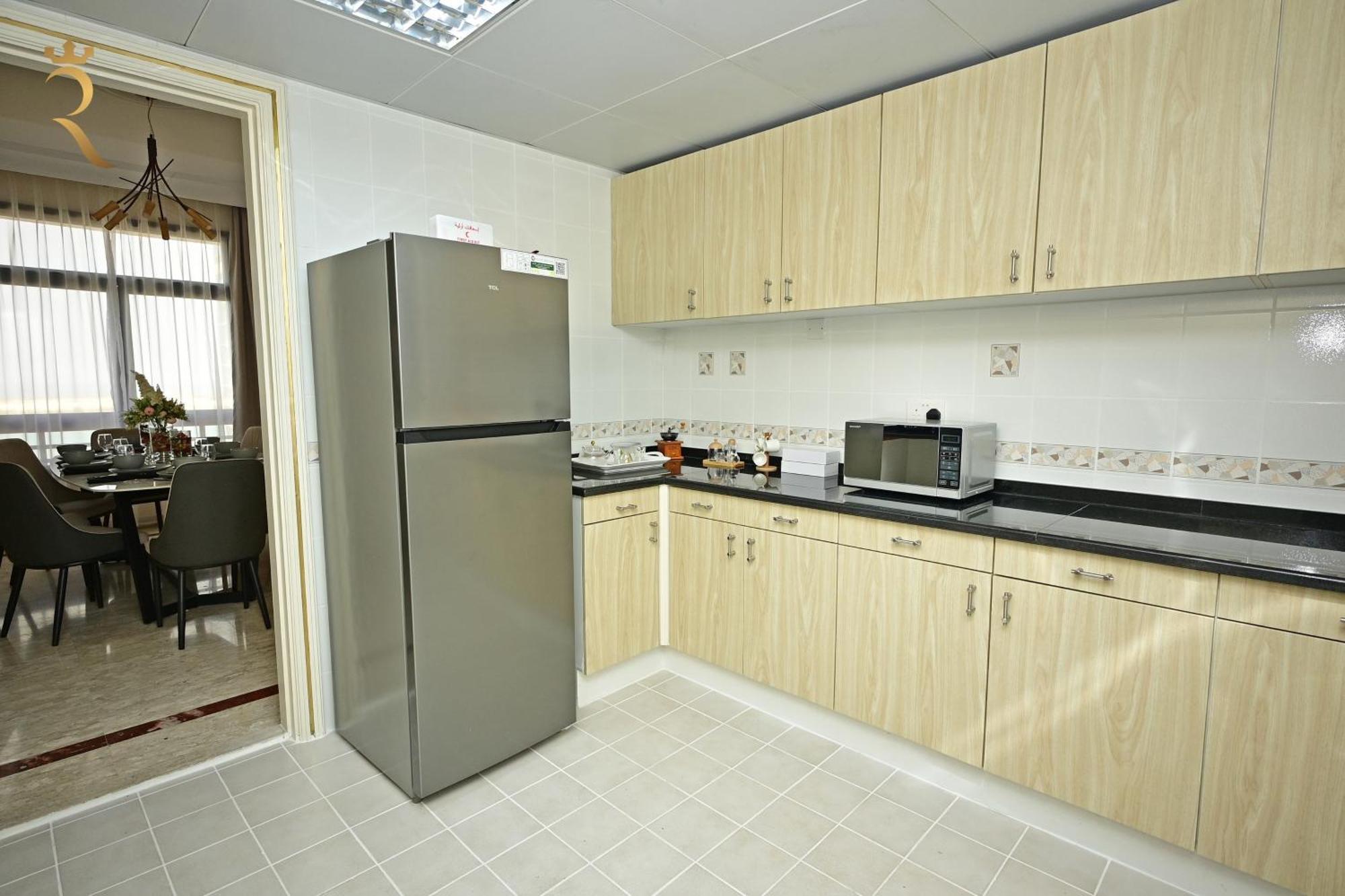 Apartment Bliss 3br Corniche Al Raha